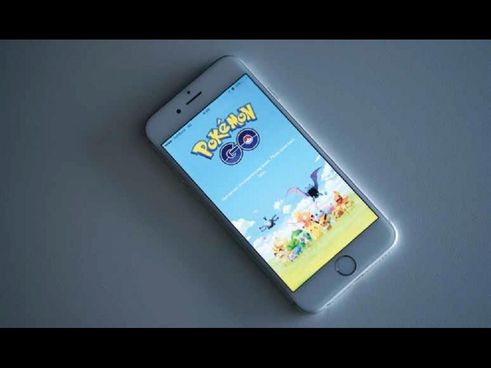 Capul sus, pokemoni în față