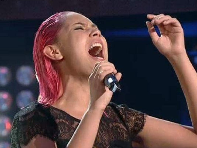 Diana Astrid, concurenta emisiunii Vocea României, a făcut un cover după LP
