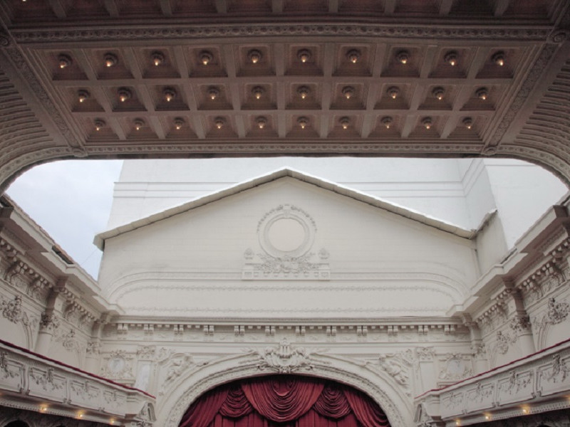 Teatrul Odeon sărbătoreşte 70 de ani Teatrul Odeon sărbătoreşte 70 de ani