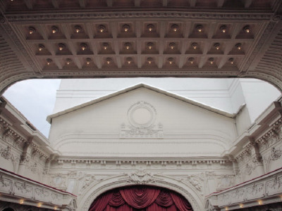 Teatrul Odeon sărbătoreşte 70 de ani Teatrul Odeon sărbătoreşte 70 de ani