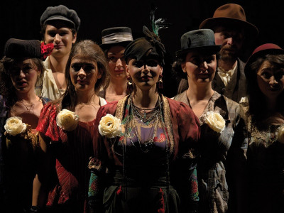 Mahala interbelică, muzică lăutarească și personaje pitorești în deschiderea stagiunii Teatrului Masca! Mahala interbelică, muzică lăutarească și personaje pitorești în deschiderea stagiunii Teatrului Masca!