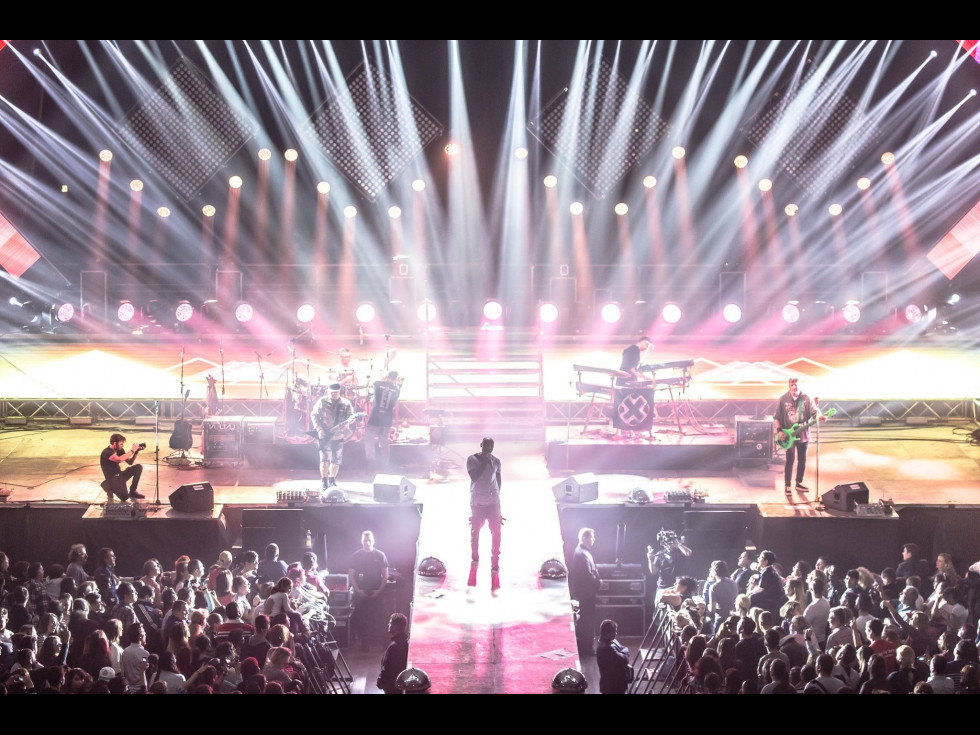 Voltaj lansează un video pentru piesa „Anotimpuri”