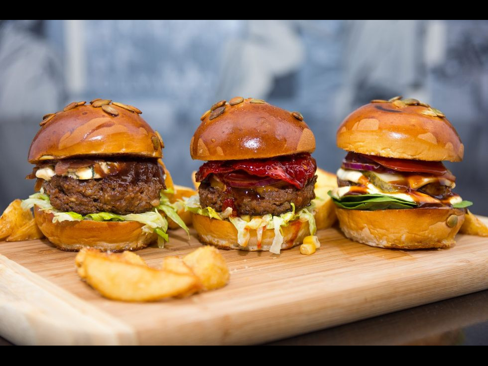BurgerFest a decis să adune cei mai buni burgeri din capitală în același loc