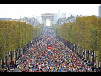Maratonul Paris 2017, câştigat de soţ şi soţie, în cel mai romantic oraș al Europei
