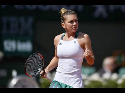 Elina Svitolina îngenuncheată de Halep în sferturile French Open