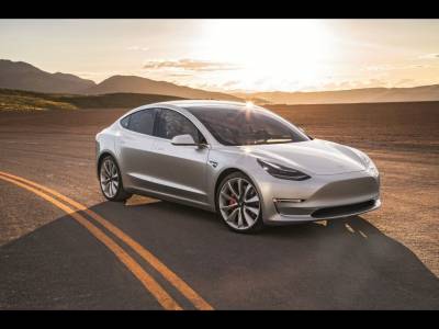 Tesla Model 3 este aproape aici