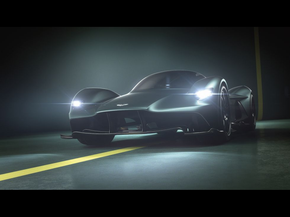 Aston Martin și românii Aston Martin și românii