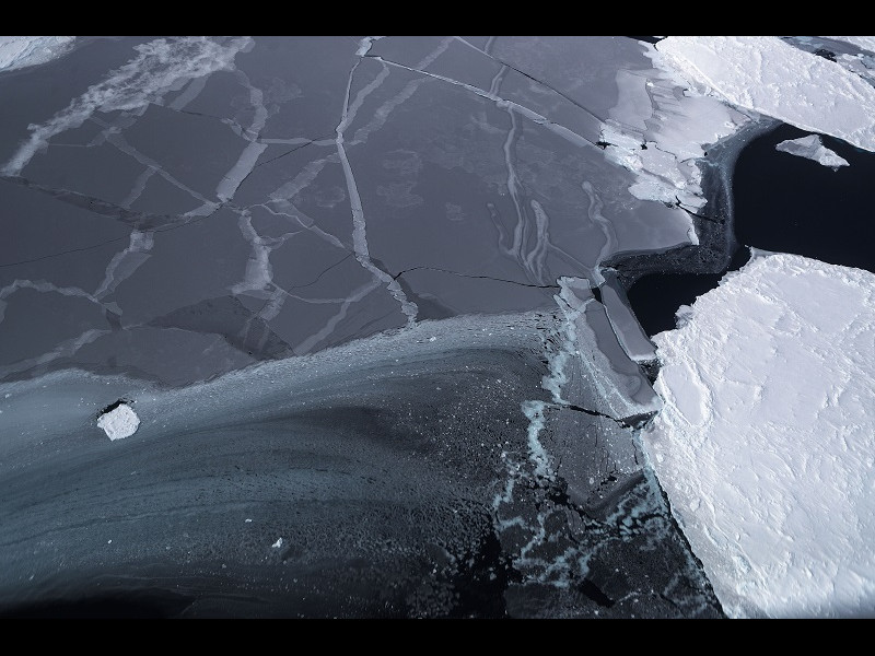NASA IceBridge ne oferă imaginile senzaționale ale zilei