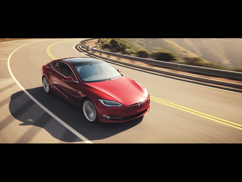 Uitaţi Tesla! Vine Hesla Uitaţi Tesla! Vine Hesla