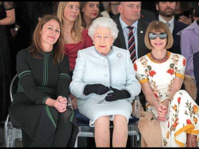 Regina Elisabeta a debutat la London Fashion Week