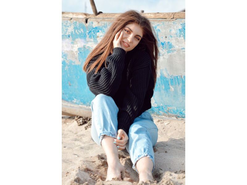 Sunt @lorevsn și sunt vlogger - Portret de TikToker Sunt @lorevsn și sunt vlogger - Portret de TikToker