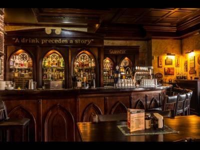 The Harp Irish Pub & Restaurant