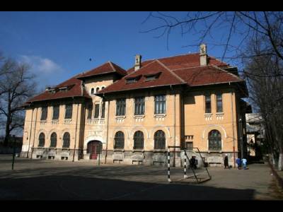 Teatrul de Păpuşi Cărăbuş