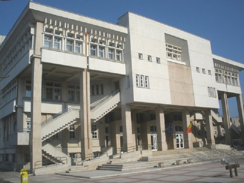 Biblioteca Județeană Ioan N. Roman Biblioteca Județeană Ioan N. Roman